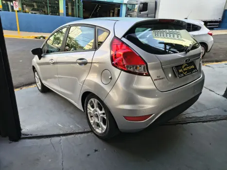 FORD Fiesta Hatch 1.6 16V 4P FLEX SE POWERSHIFT AUTOM�TICO, Foto 7