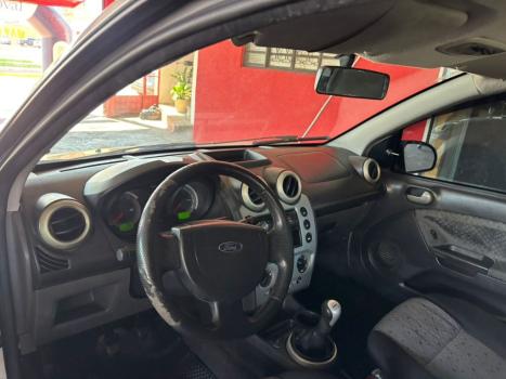 FORD Fiesta Hatch 1.6, Foto 6