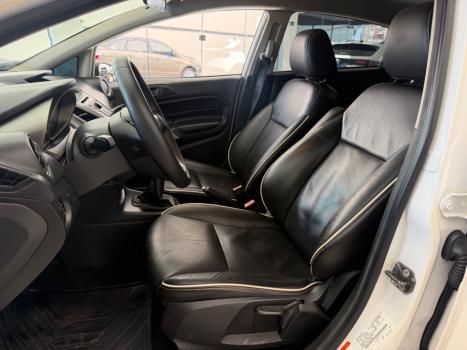 FORD Fiesta Hatch 1.6, Foto 10