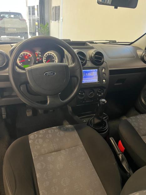 FORD Fiesta Hatch 1.6 4P, Foto 6