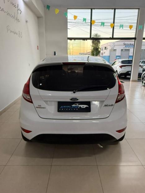 FORD Fiesta Hatch 1.6 16V 4P FLEX SE POWERSHIFT AUTOM�TICO, Foto 6