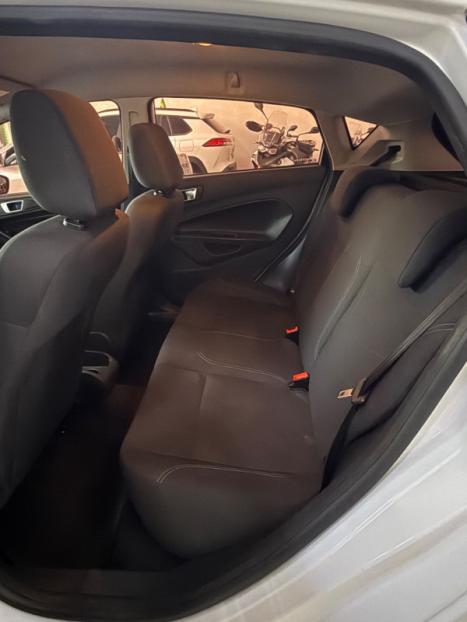 FORD Fiesta Hatch 1.6 16V 4P FLEX SE POWERSHIFT AUTOM�TICO, Foto 10