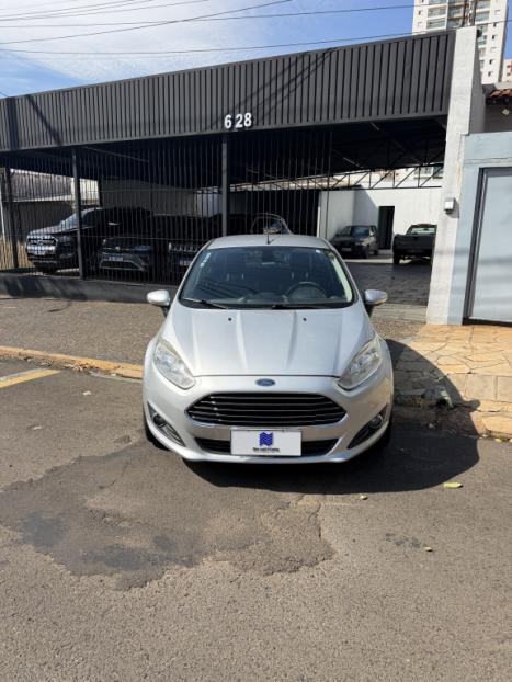 FORD Fiesta Hatch 1.6 4P FLEX TITANIUM POWERSHIFT AUTOM�TICO, Foto 2