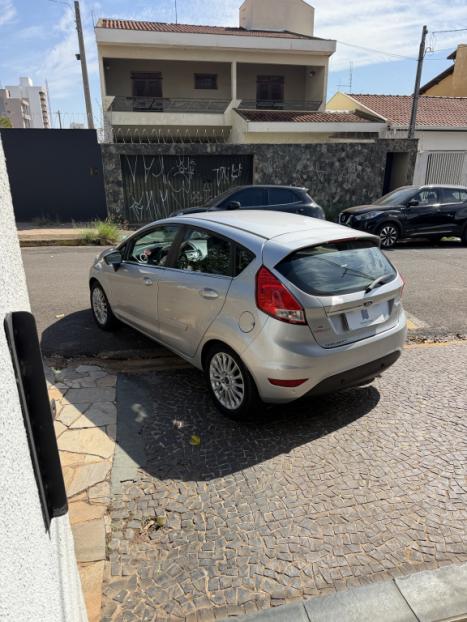 FORD Fiesta Hatch 1.6 4P FLEX TITANIUM POWERSHIFT AUTOM�TICO, Foto 5