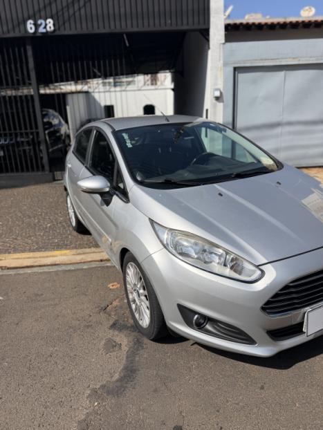 FORD Fiesta Hatch 1.6 4P FLEX TITANIUM POWERSHIFT AUTOM�TICO, Foto 13