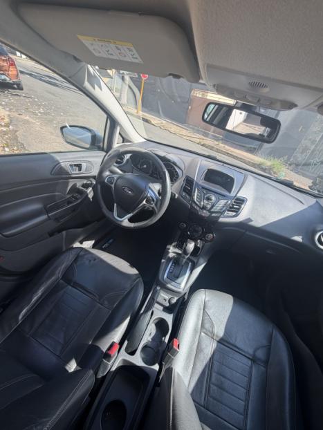 FORD Fiesta Hatch 1.6 4P FLEX TITANIUM POWERSHIFT AUTOM�TICO, Foto 16