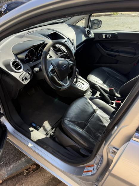 FORD Fiesta Hatch 1.6 4P FLEX TITANIUM POWERSHIFT AUTOM�TICO, Foto 17