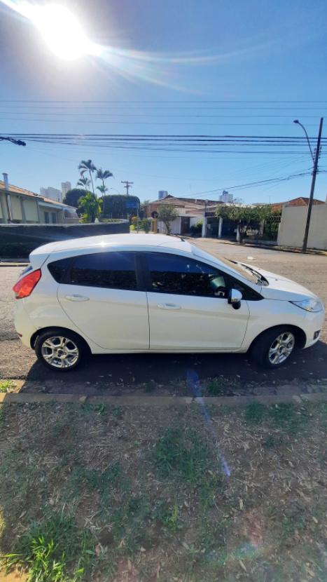 FORD Fiesta Hatch 1.6 16V 4P FLEX SE POWERSHIFT AUTOM�TICO, Foto 2