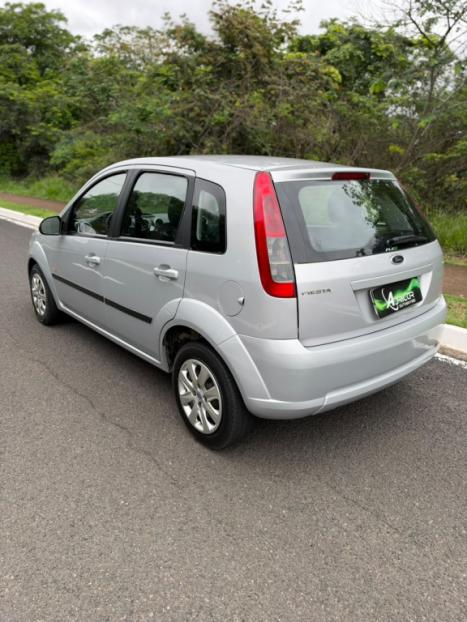 FORD Fiesta Hatch 1.6 4P FLEX, Foto 2