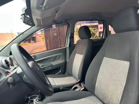 FORD Fiesta Sedan 1.6 4P FLEX, Foto 14