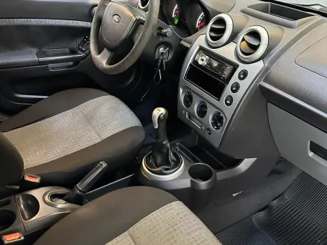 FORD Fiesta Sedan 1.6 4P ROCAM FLEX, Foto 10