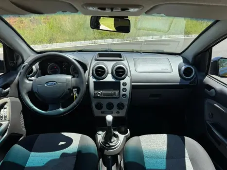 FORD Fiesta Sedan 1.6 4P ROCAM FLEX, Foto 11