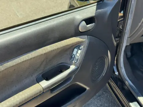 FORD Fiesta Sedan 1.6 4P ROCAM FLEX, Foto 17