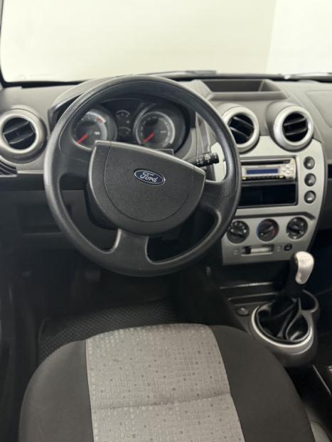 FORD Fiesta Sedan 1.6 4P ROCAM FLEX, Foto 8