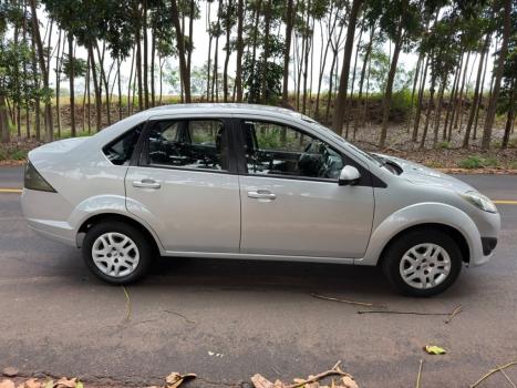 FORD Fiesta Sedan 1.6 4P ROCAM FLEX, Foto 4