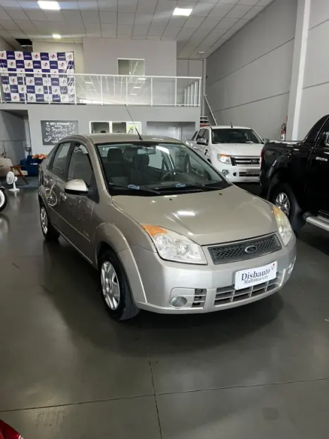 FORD Fiesta Sedan 1.6 4P FLEX, Foto 1