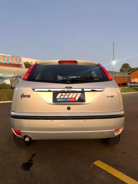 FORD Focus Hatch 1.6 4P GLX, Foto 2