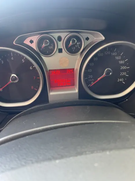 FORD Focus Hatch 1.6 4P GLX FLEX, Foto 6 FORD Focus Hatch 1.6 4P GLX FLEX, Foto 6