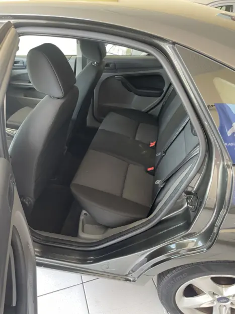 FORD Focus Hatch 1.6 4P GLX FLEX, Foto 7 FORD Focus Hatch 1.6 4P GLX FLEX, Foto 7