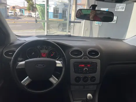 FORD Focus Hatch 1.6 4P GLX FLEX, Foto 9 FORD Focus Hatch 1.6 4P GLX FLEX, Foto 9