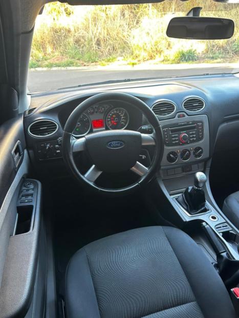 FORD Focus Hatch 1.6 16V 4P SE PLUS FLEX, Foto 12 FORD Focus Hatch 1.6 16V 4P SE PLUS FLEX, Foto 12