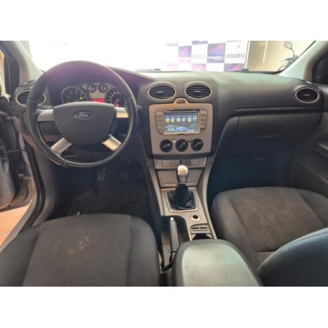 FORD Focus Hatch 1.6 4P GLX, Foto 3