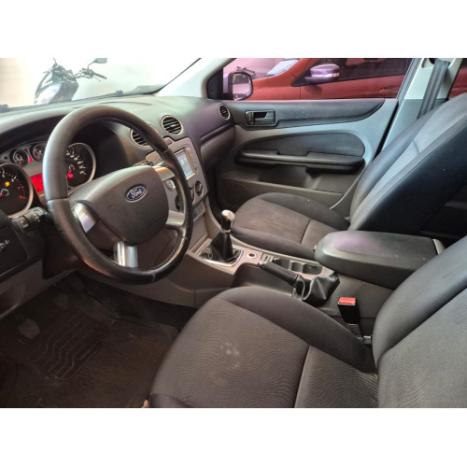 FORD Focus Hatch 1.6 4P GLX, Foto 9