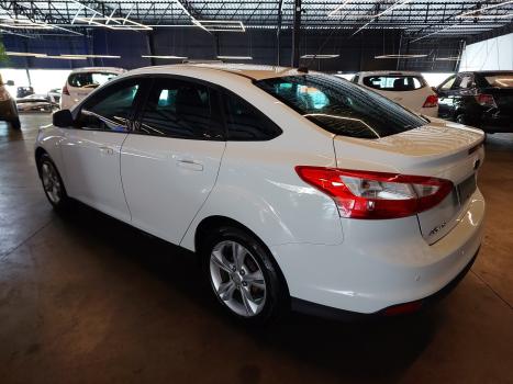 FORD Focus Hatch 1.6 4P, Foto 10