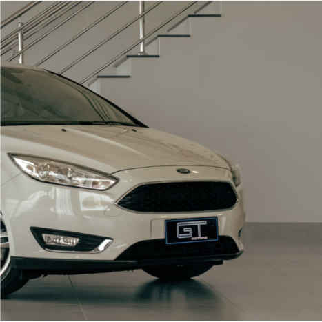 FORD Focus Hatch 1.6 16V 4P SE PLUS FLEX, Foto 4