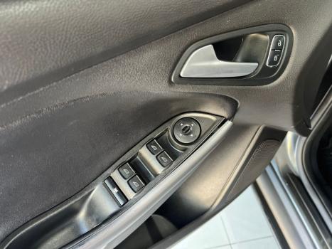 FORD Focus Hatch 1.6 16V 4P SE FLEX, Foto 8