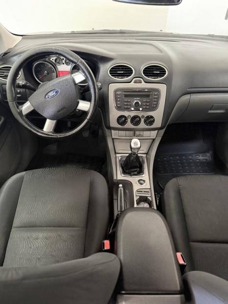 FORD Focus Hatch 1.6 4P, Foto 11