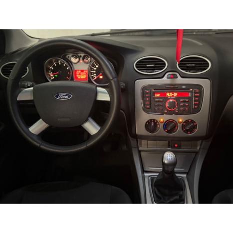 FORD Focus Hatch 1.6 4P, Foto 9