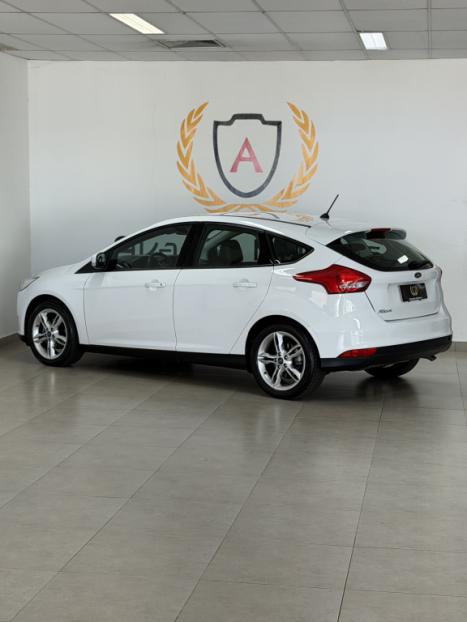 FORD Focus Hatch 1.6 16V 4P SE PLUS FLEX, Foto 2