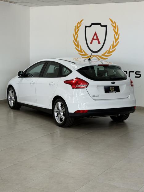 FORD Focus Hatch 1.6 16V 4P SE PLUS FLEX, Foto 3