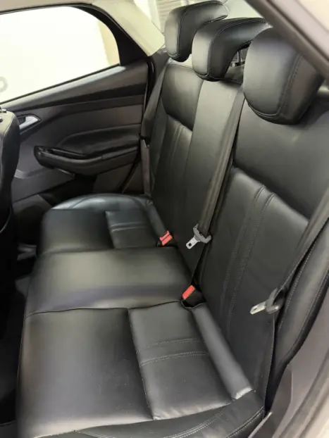 FORD Focus Hatch 1.6 16V 4P SE PLUS FLEX, Foto 11