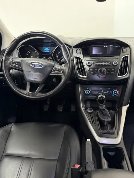 FORD Focus Hatch 1.6 16V 4P SE PLUS FLEX, Foto 13