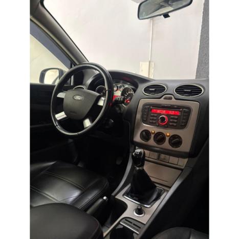 FORD Focus Hatch 1.6 4P, Foto 9