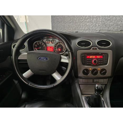 FORD Focus Hatch 1.6 4P, Foto 10