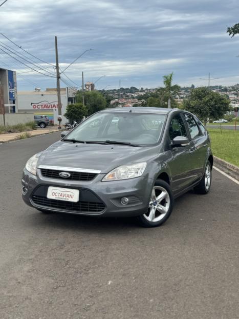 FORD Focus Hatch 1.6 4P GLX, Foto 1