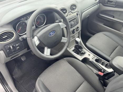 FORD Focus Hatch 1.6 4P GLX, Foto 4