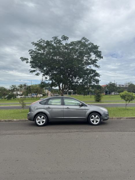 FORD Focus Hatch 1.6 4P GLX, Foto 7