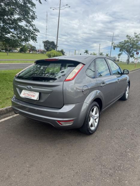 FORD Focus Hatch 1.6 4P GLX, Foto 8