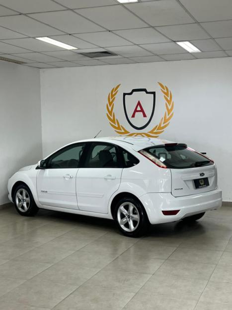 FORD Focus Hatch 1.6 4P, Foto 2