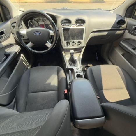 FORD Focus Hatch 1.6 4P, Foto 2
