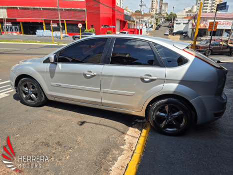 FORD Focus Hatch 1.6 16V 4P SE FLEX, Foto 2