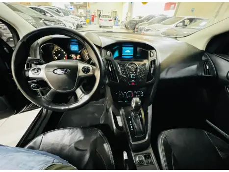 FORD Focus Hatch 1.6 4P, Foto 8