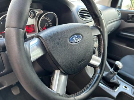 FORD Focus Hatch 1.6 4P GLX, Foto 12