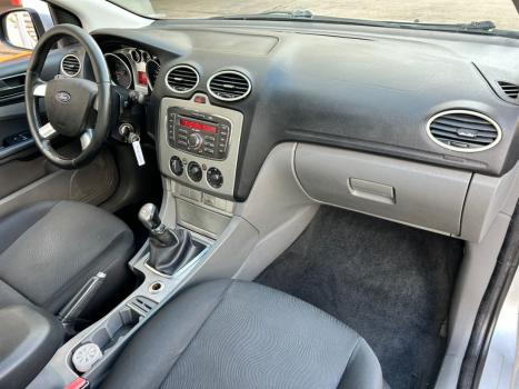 FORD Focus Hatch 1.6 4P GLX, Foto 16