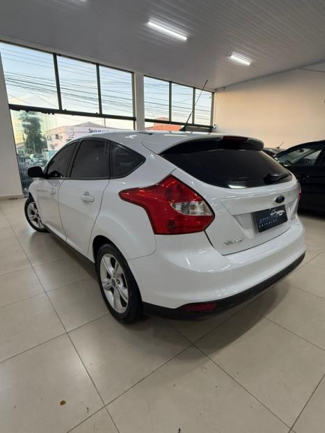 FORD Focus Hatch 1.6 16V 4P FLEX SE POWERSHIFT AUTOM�TICO, Foto 5
