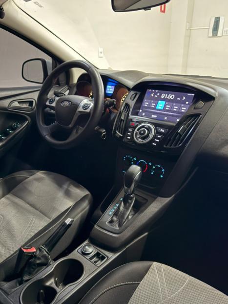 FORD Focus Hatch 1.6 16V 4P FLEX SE POWERSHIFT AUTOM�TICO, Foto 13